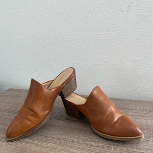 Chinese Laundry Cognac Pointed Mules